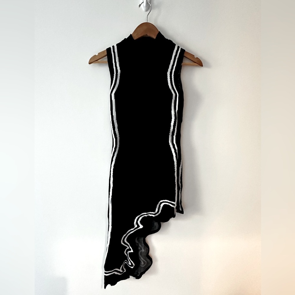 Asymmetrical Wave Hem Dress Round Neck